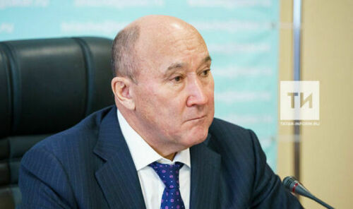 Работа с детсадами, школами, родителями: Марат Ахметов обсудил с главами развитие татарского языка