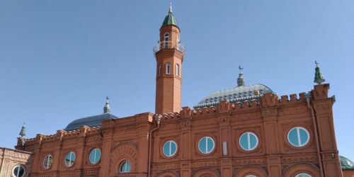 Большие Исады: как пензенские татары достроили мечеть на рынке в Астрахани