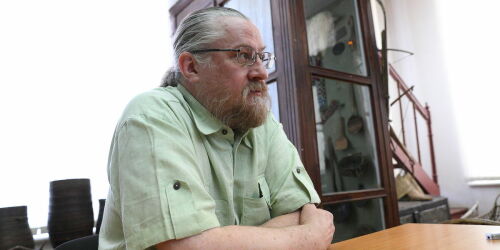 «Роль утерянных предков в нашей национальной мифологии начинают играть финно-угры »