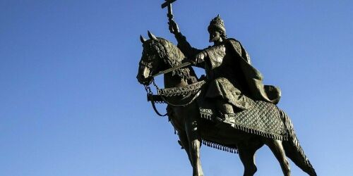 «Татарскую нацию утопил в крови»: нужен ли памятник Ивану Грозному в Алатыре?