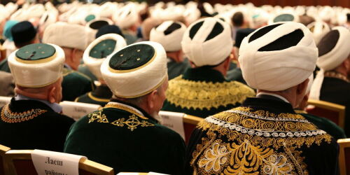 Корпоративный стиль: чем имамы Таджуддина отличаются от мулл Гайнутдина?