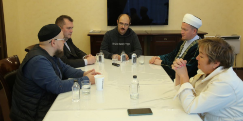 «В основном мы наблюдали исламские атрибуты ритуальной части посещения святых мест»