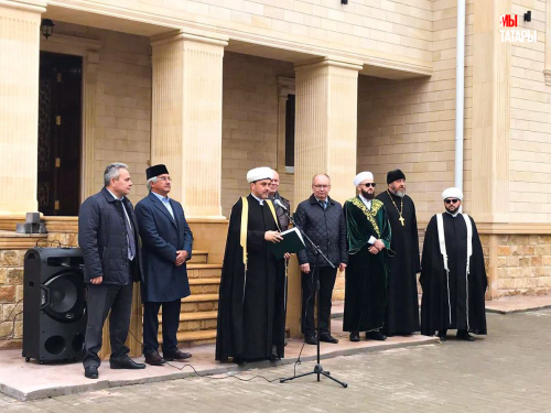 В Костроме в рамках празднования 1100-летия принятия ислама Волжской Булгарии, в мужском монастыре открылась выставка, посвященная татарам