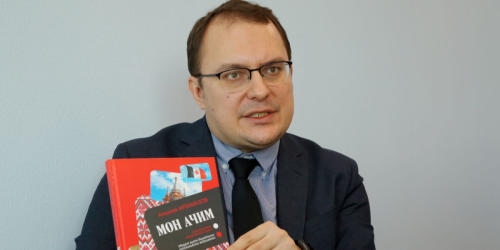 «Сейчас даже носители татарского живут в режиме двуязычия, и русский язык часто замещает татарский»