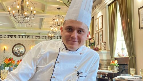 Казанский шеф-повар Валентин Митрофанов: «Я сделал мороженое со вкусом чак-чака и со съедобной наклейкой, как в детстве»