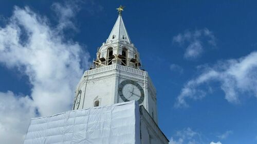 Видеоэкскурсия по Спасской башне: герса Казанского Кремля, белокаменная кладка и бойница XVI века