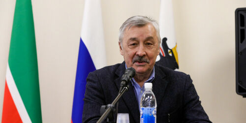 Рафаэль Хакимов: «Помню, на работе мне выдали газовый пистолет, очень похожий на настоящий пистолет Макарова»