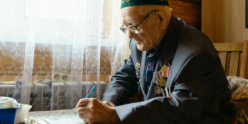 «В плену к нам приходил Муса Джалиль»: отец Габдельфата Сафина отметил вековой юбилей