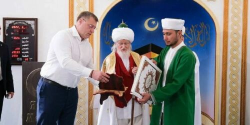 «Было нечего возрождать»: в Астрахани после реконструкции открылась Зеленая мечеть