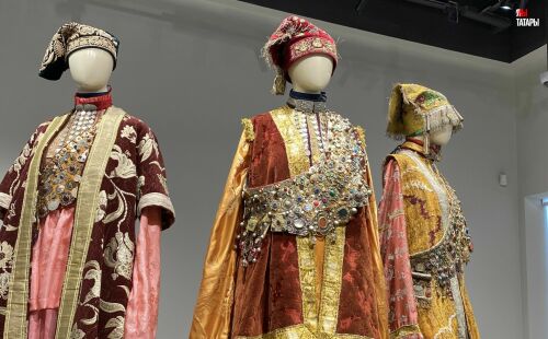 Китайский шелк, винтажный бархат и хаситэ: первая модная выставка в Казани