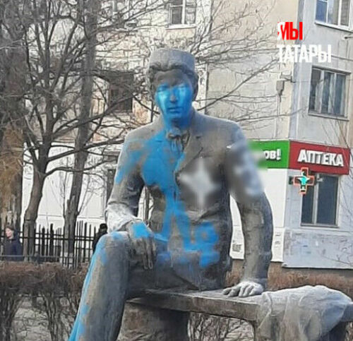 Астраханца, изрисовавшего свастикой памятники Тукаю и Джанибекову, осудили на семь лет