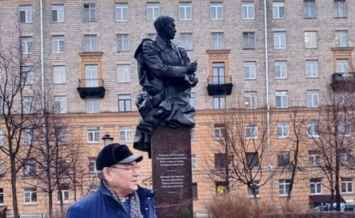 Татарстанские журналисты возложили цветы памятникам Габдуллы Тукая и Мусы Джалиля