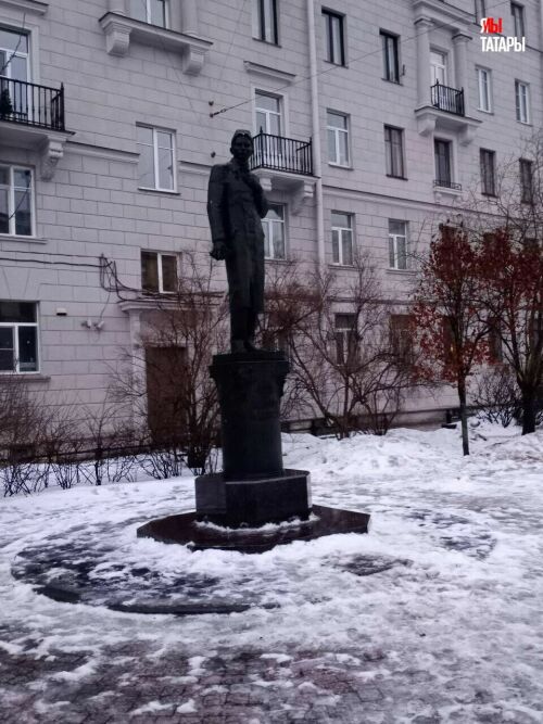 Татарстанские журналисты возложили цветы памятникам Габдуллы Тукая и Мусы Джалиля