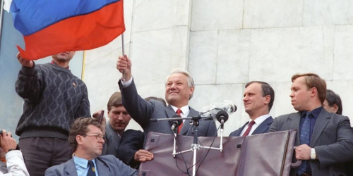 Рафаэль Хакимов: «Уже в первый день путча Ельцин выступал с танка перед Белым домом»