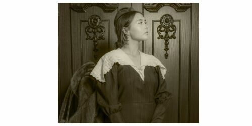 Фотосет «Миллиард татар»: как в Тинчуринском видят костюм городских татарок начала XX века