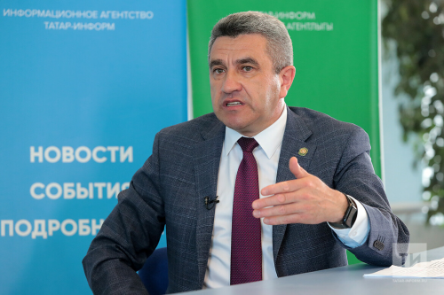 Глава минобра Татарстана Ильсур Хадиуллин недоволен количеством школьников, сдающих экзамен по татарскому языку