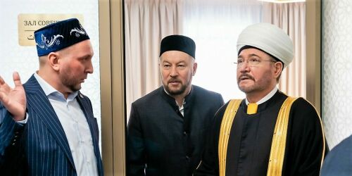 «Является мусульманином, хаджи и ученым»: Болгарскую академию доверили бывшему судье