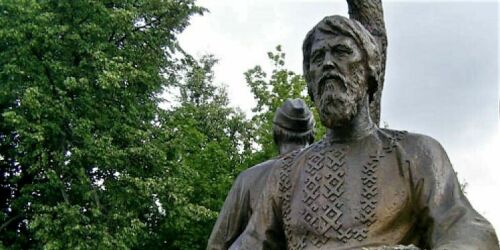 «Попутно Казань оказалась втянута в орбиту влияния Крымского ханства, что усложнило её отношения с Москвой»