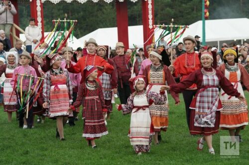 «Поляна любви», скачки и корэш: как в Татарстане отпраздновали Питрау