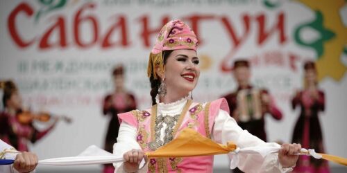 Акцент на традицию: как Россия отпраздновала татарский Сабантуй в 2023 году