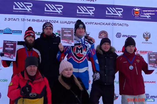 Динар Валеев лидирует в чемпионате России по мотогонкам на льду