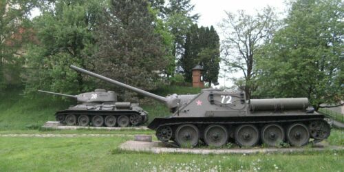 Татары-герои: Набиуллин на СУ-100, первый на Турецком валу на Перекопе и плацдарм у Хольбсдорфа