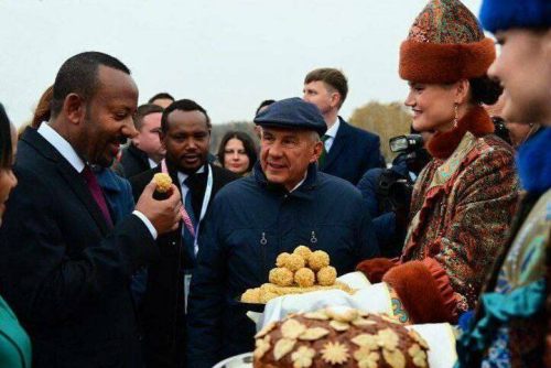 130 кг чак-чака было приготовлено для угощения гостей прибывших на саммит БРИКС 