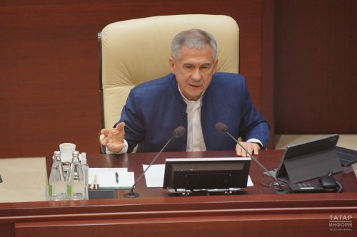 Рустам Минниханов высказал мнение, что регионы РФ должны сами решать переходить ли с двухуровневой системы местного самоуправления на одноуровневую