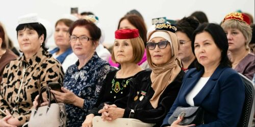 «Вся вина будет возложена на невестку»: секреты воспитания от участников Форума татарских мам