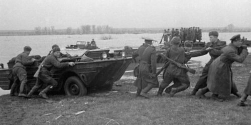 Татары-герои из Самарской и Нижегородской областей: танкисты Хусаинов и Нурмухаметов и герой Сталинграда Фаттяхутдинов