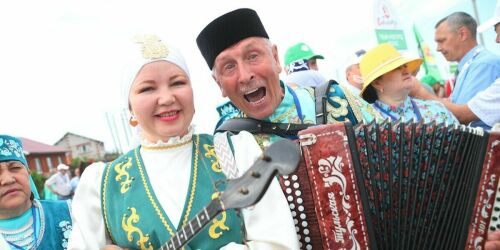 70 тысяч гостей, ярмарка, скачки и Дина Гарипова: Всероссийский сельский Сабантуй в Барде