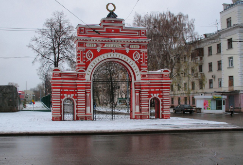 Началась реставрация арки «Красные ворота»