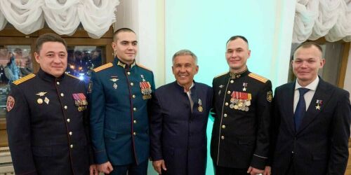 «Татар атасы» и орден «Аль-Фахр»: как Минниханов встречался с земляками в Москве