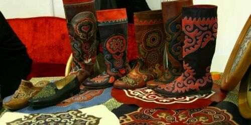 «Булгарские изделия кожевенного производства широко вывозили для продажи в Среднюю Азию, Русь; они даже получили название «болгари»