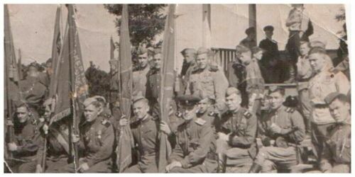 Фотоконкурс «День Победы»: как старлей Кашапов и Саттаров брали Берлин, а Минзиян Гимаева строила Сурский рубеж