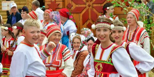 Мордовская изба, уха и выставка, посвященная СВО: в Тетюшском районе прошел Валда Шинясь