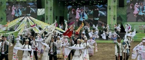 «Это самый любимый праздник»: в Вятских Полянах проходит Всероссийский сельский Сабантуй