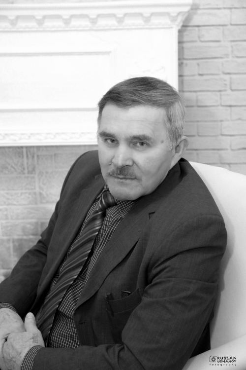 Скончался поэт Роберт Салахиев