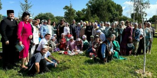 Женщины «Ак калфак» на «каникулах» в Тюлячах: «Издавна детей воспитывала деревня»