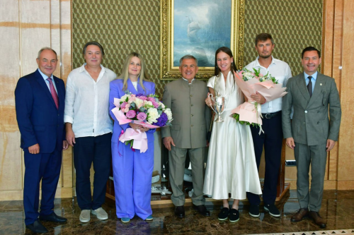 Рустам Минниханов встретился с чемпионкой Уимблдона Вероникой Кудерметовой