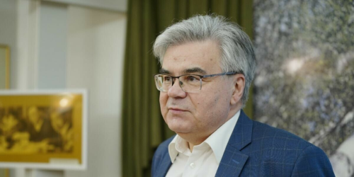 Уважаемый Искандер Аязович! Редакция «Миллиард.Татар» от всего сердца поздравляет Вас с днём рождения!