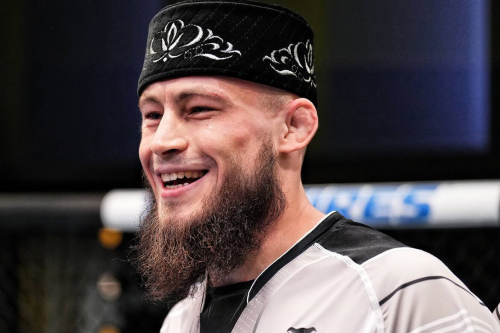 Ринат Фахретдинов впечатляюще нокаутировал соперника на турнире UFC в Париже