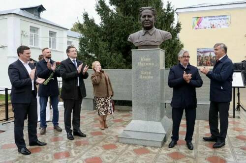 Открытие бюста Кави Наджми: гордость народов, благодарность Татнефти и место для Вагапова