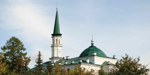 «Казанский купец Муэмин бине Тагир бине Назир бине Туктамыш бине Ходжасеид построил в Уфе Первую каменную мечеть»
