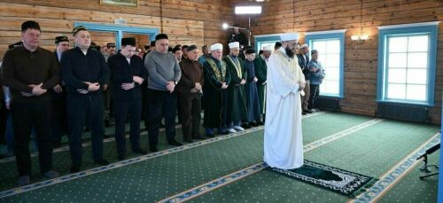 «Мы были рабами нафса, теперь мы свободны!»: в мечети села Айбаш прошел праздничный намаз