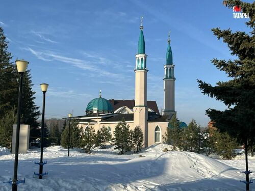 В центральной мечети Высокой Горы отметили Ураза-байрам