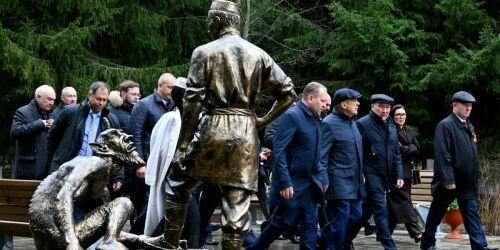 «Нам надо понять, что мы успеваем сделать к 150-летию Тукая. 10 лет пролетит - не заметишь»: Минниханов встретился с «мастерами культуры»