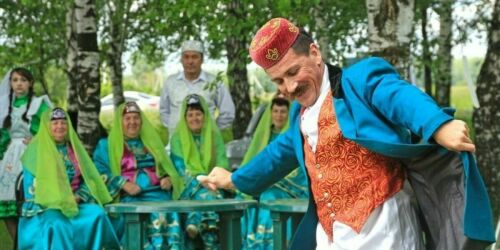 «Вероятно, их предок находился в числе приближенных астраханского Чингизида Касима и затем переселился в Мещеру, в Касимов»
