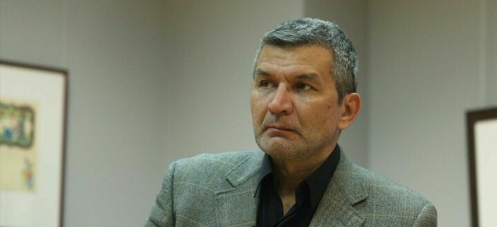 2 апреля в Национальной художественной галерее «Хазинэ» в рамках лектория «Миллиард.Татар» состоялась лекция о создателе флага Республики Татарстан, художнике и графике Тавиле Хазиахметове. О творческом пути живописца, пути становления и приключениях рассказал его сын художник Нияз Хазиахметов.